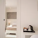 Residenza La Torre Bed & Breakfast 3*
