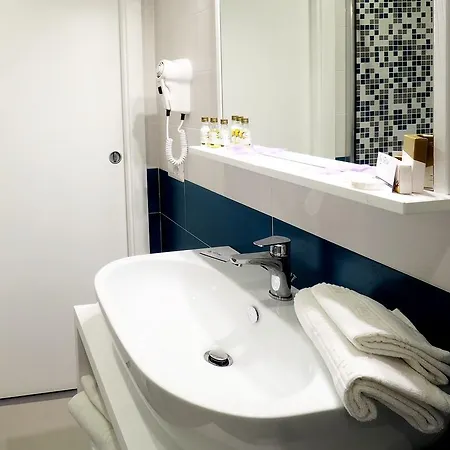 Residenza La Torre לינה וארוחת בוקר 4*