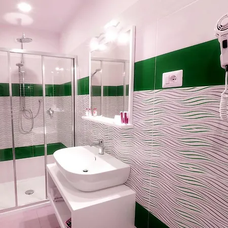 לינה וארוחת בוקר Residenza La Torre טרופאה
