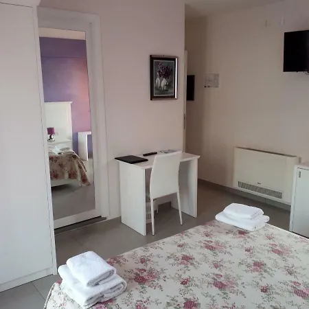 Residenza La Torre 4* טרופאה