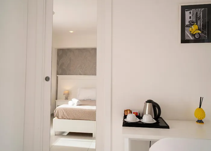 Residenza La Torre Bed & Breakfast 4*